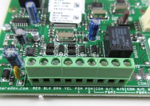 Bornier de connexion du module Paradox RTX3