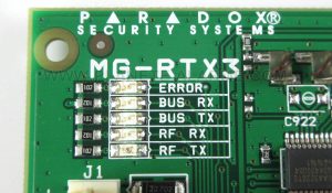 Affichage sur la carte électronique du module Paradox RTX3 de l’état de fonctionnement par des LEDs